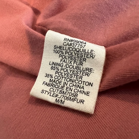 Billabong Faux Fur Teddy Jacket in a Dusty Pink Color, size M has pockets!! - Picture 7 of 9